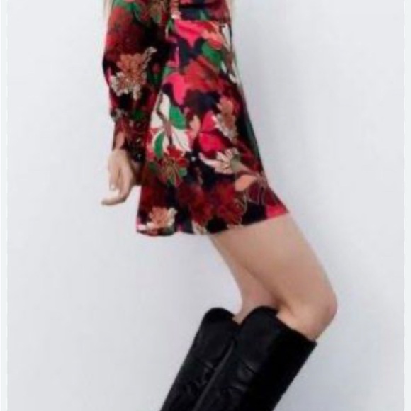 ZARA short floral dress with long sleeves and satin effect size L NWT - Picture 3 of 13